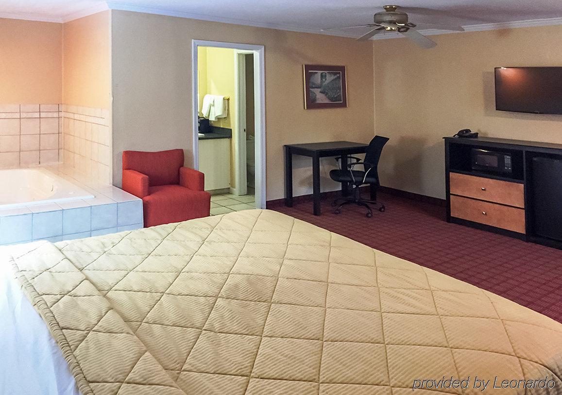 Rodeway Inn West Dodge Omaha Kültér fotó