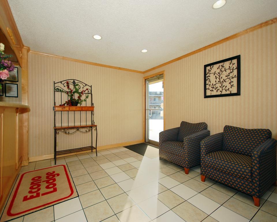 Rodeway Inn West Dodge Omaha Beltér fotó